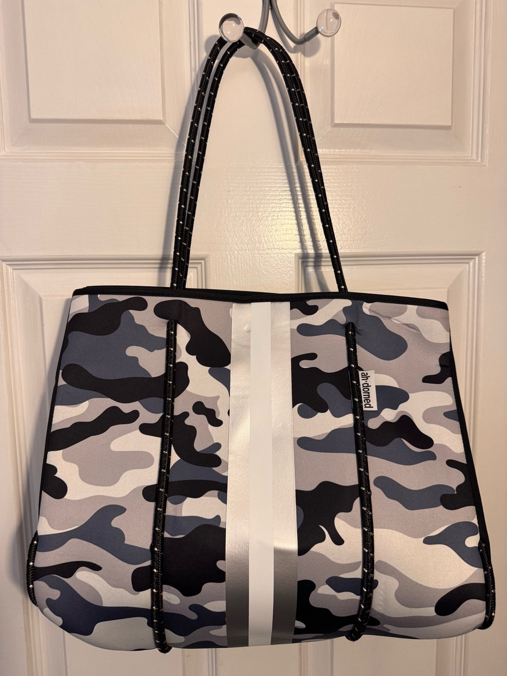 ah-dorned New York Gray Silver Camo Neoprene Tote with Pouch and Crossbody Strap - Picture 3 of 15